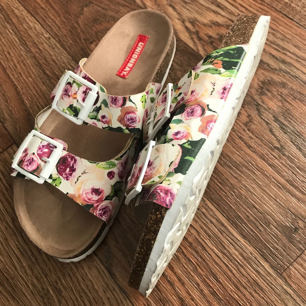 Unionbay Floral Print Flat